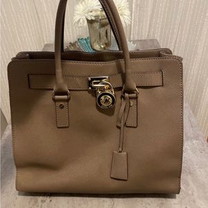 Micheal Kors purse - Large